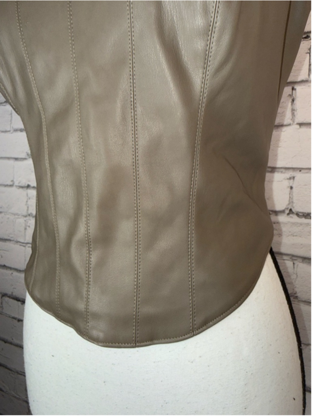Women's Abercrombie & Fitch Corset Tank Top Faux Leather Taupe Tan size Medium - Picture 3 of 12